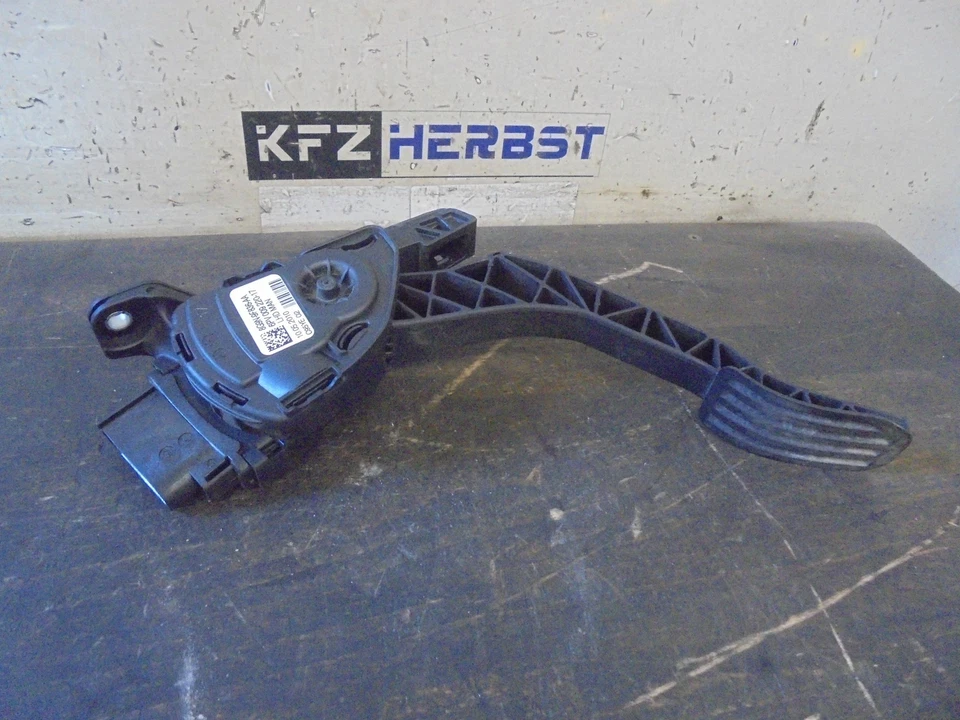 Gaspedalpotentiometer Volvo XC60 8G9N9F836AA 2.4 D3 120kW D5244T16 157150 - Photo 1/1