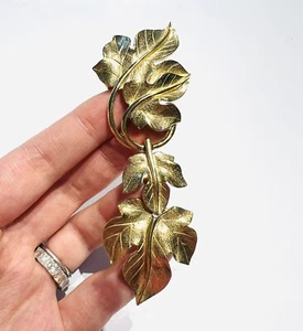 Vintage Trifari Kunio Matsumoto Brosche vergoldet Blatt - Bild 1 von 2