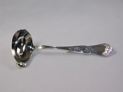 Antiguo cucharón de sopa crema labial acanalado plateado grabado regalo saludo 1925 Foto 1 de 4