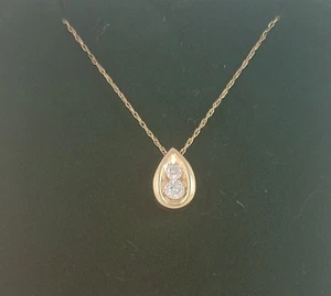 10K Gelbgold echt 0,25 Gesamtgewicht Diamanten Träne Anhänger 18" 10K Kette - Bild 1 von 7