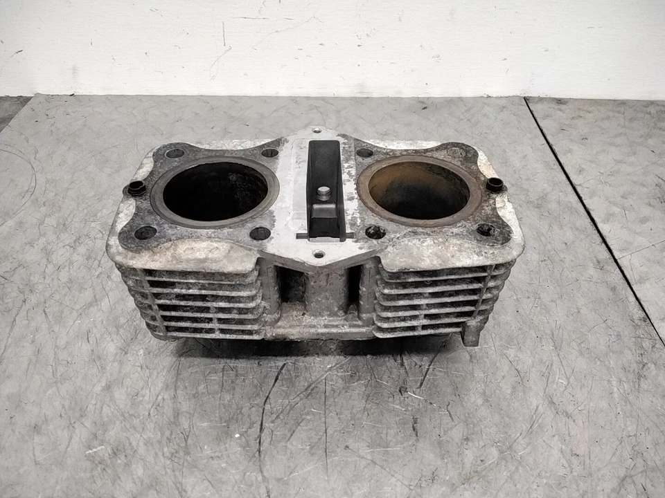 Kawasaki KZ400C 1978 OEM MOTOR PISTÓN CILINDROS BLOQUE JARRA Foto 1 de 4