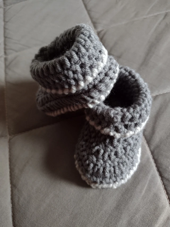 recién nacido-3 meses bebé niño zapatos, hecho a mano ganchillo gris Foto 1 de 3