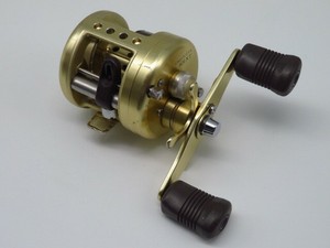 Shimano Calcutta 101XT Left Handle Made In Japan Baitcasting Reel Very Good