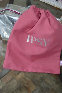 Bolso de maquillaje Ipsy Plus talla e bolso con cordón Ipsy Plus (sin contenido) - Imagen 1 de 2