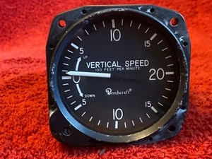 UNITED INSTRUMENTS VERTICAL SPEED INDICATOR P/N 7000-C8 BEECHCRAFT - Picture 1 of 7