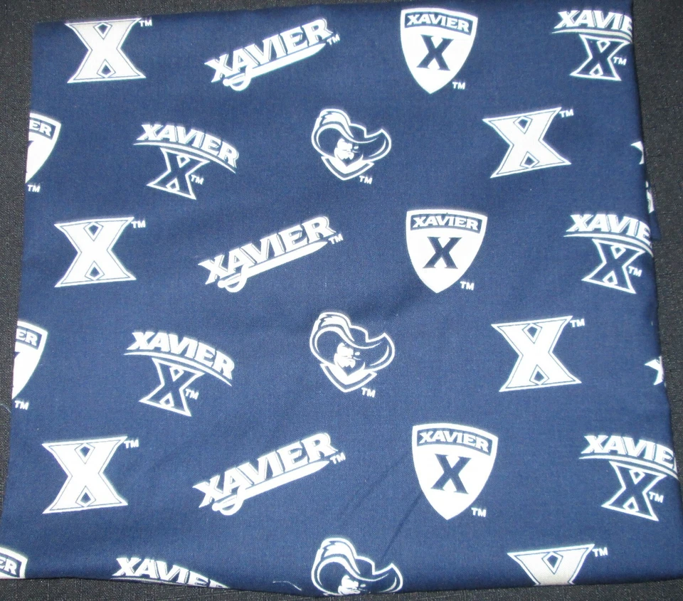 Logotipo de mosqueteros de la Universidad Xavier por todas partes  Foto 1 de 2