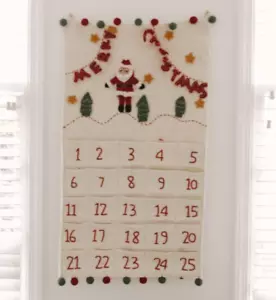 Pottery Barn Kids Classic Santa Felt Christmas Advent Calendar - Picture 1 of 1