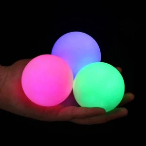 Palline da giocoliere illuminate brillano al buio USB ricaricabile palla da giocoliera luminosa - Foto 1 di 7