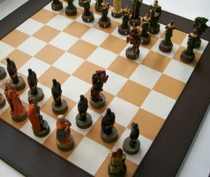 Robin Hood The Well Known, as Wealth Equalizer Chessmen Set & Leatherette Chess - Picture 1 of 6