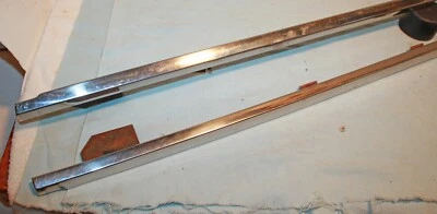 66 67 Oldsmobile Toronado puerta superior moldura Foto 1 de 4