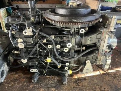 40 50 60 hp Evinrude e-tec CYLINDER CRANKCASE ASSY 5007396 two stroke 2008-up Aa - Image 1 of 4