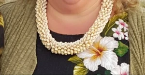 Hawaiian Cowrie Shell Necklace Head Piece Kukui Nut - Picture 1 of 3