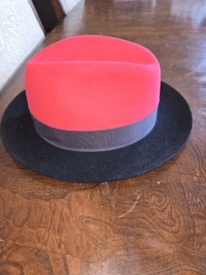 Bellissimo Authentic  Fedora 2 tone Blsck/Red hat no box. size Large - Imagem 1 de 4