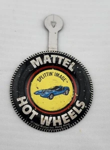 Vintage Mattel Hot Wheels RedLine Splittin Image 1968 metal collectors button 2 - Picture 1 of 2