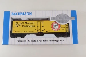 Bachmann HO Roberts Meats of Distinction RAOX #1002 40' Wood Side Reefer - 19807 - Picture 1 of 4