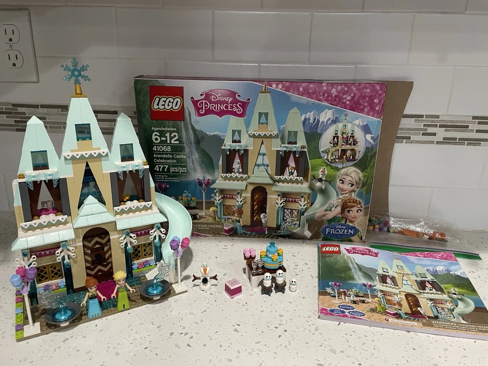 LEGO Disney Princess: Arendelle Castle Celebration (41068) Juego Completo Foto 1 de 1