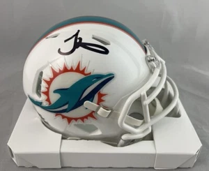 MINI CASCO DE VELOCIDAD AUTOGRAFIADO FIRMADO POR TYREEK HILL DE MIAMI DOLPHINS CERTIFICADO DE AUTENTICIDAD BAJO TESTIGO - Imagen 1 de 2