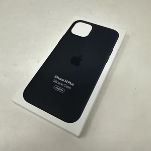 Apple Silicone Case with MagSafe for iPhone 14 Plus - Midnight - Picture 1 of 2