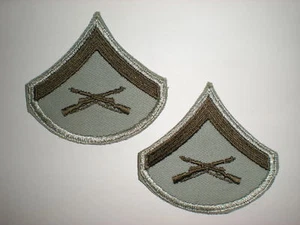 USMC LANCE RAYAS CORPORALES DE LA DÉCADA DE 1960 - 1 PAR - Imagen 1 de 2