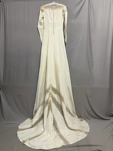 1940’s Taffeta Wedding Gown - Lace & Roset Accents - Picture 1 of 16