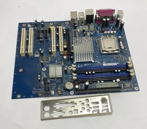 Intel D915PBL Desktop Board Socket 775 (LGA775) Motherboard and Back Plate - Picture 1 of 4