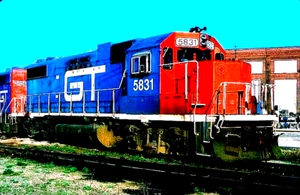 ORIGINAL KODACHROME SLIDE GRAND TRUNK GP38-2 #5831 BATTLE CREEK, MI MAY 6, 1995 - Picture 1 of 1