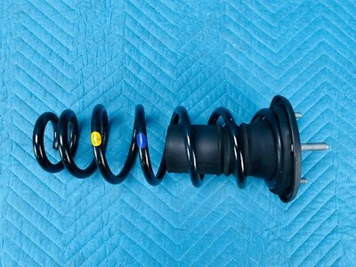 Lexus SC430 mola helicoidal dianteira direita ou esquerda com isolador e montagem superior 2005-2010 fabricante de equipamento original - Imagem 1 de 4