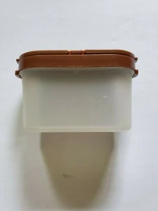 Brown TUPPERWARE Modular Mate Small Spice Shaker Container #1843 - Picture 1 of 4