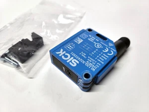 SICK WL12G-302431S51 retro-reflective sensor for detecting transparent objects - Picture 1 of 3