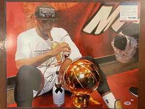 DWYANE WADE SIGNED PSA/DNA CERTIFIED MIAMI HEAT 16X20 PHOTOGRAPH AUTOGRAPH HOF - Picture 1 of 2