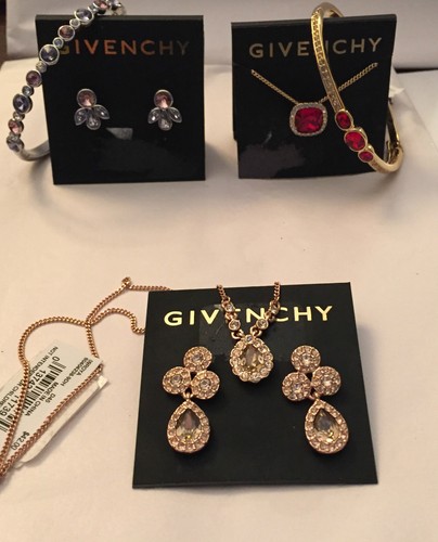 SET GIOIELLI assortiti Givenchy Seleziona il tuo preferito!