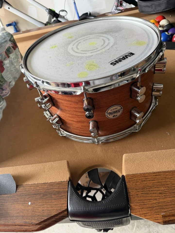 Caja limitada de arce y nogal con manchas oscuras DW de 14 x 7,5 pulgadas Foto 1 de 3