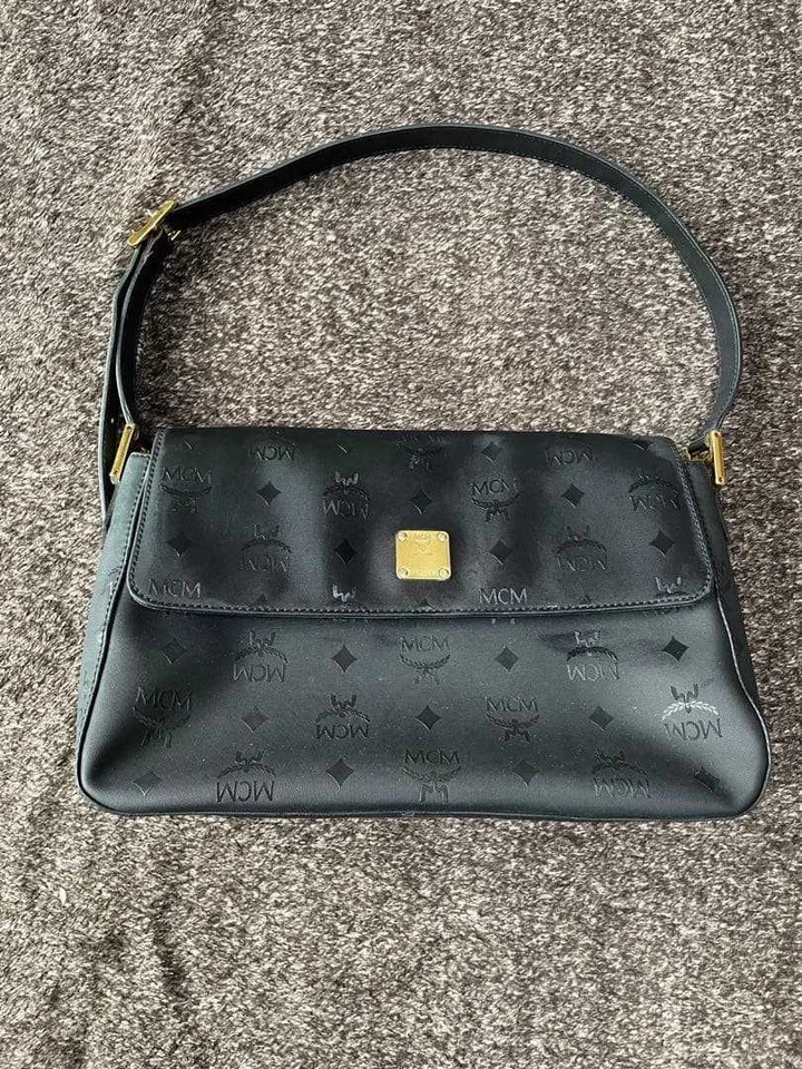 MCM Bolso de Mano Vistoso Accesorio Bolsa Un Hombro Negro PVC Usado De Japón Foto 1 de 4