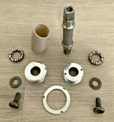 STRONGLIGHT COMPETITION BOTTOM BRACKET BRITISH THREADED 68-118 MM - Image 1 of 4