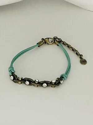 Pulsera de cuero Chloe & Isabela con pedrería tono dorado y vidrio transparente Foto 1 de 3