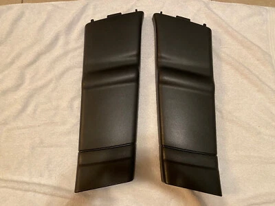 Cubierta Mini Cooper Countryman R60 columna B borde inferior derecho izquierdo - negra Foto 1 de 4