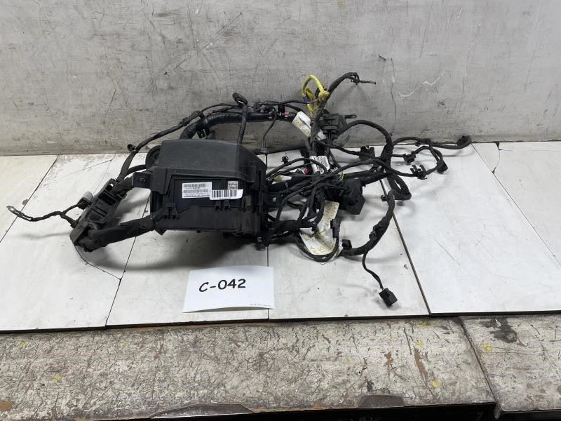 Hyundai Santa Fe 2015 deportivo SWB motor caja de fusibles con arnés de cables OEM+ Foto 1 de 4