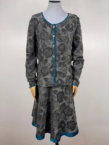 IVKO Strickjacke + Rock Anzug Wolle mit Blumenstruktur grau Größe 40 / 38 - Bild 1 von 8