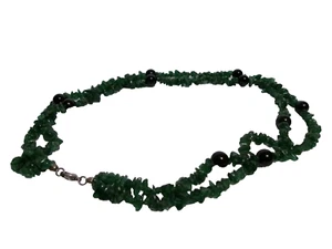 Gargantilla de doble hilo con cuentas espaciadoras negras collar de pepita sin fin de malaquita - Imagen 1 de 10