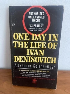 ONE DAY IN THE LIFE OF IVAN DENISOVICH Alexander Solzhenitsyn Signet 1st 1963 - Imagen 1 de 3