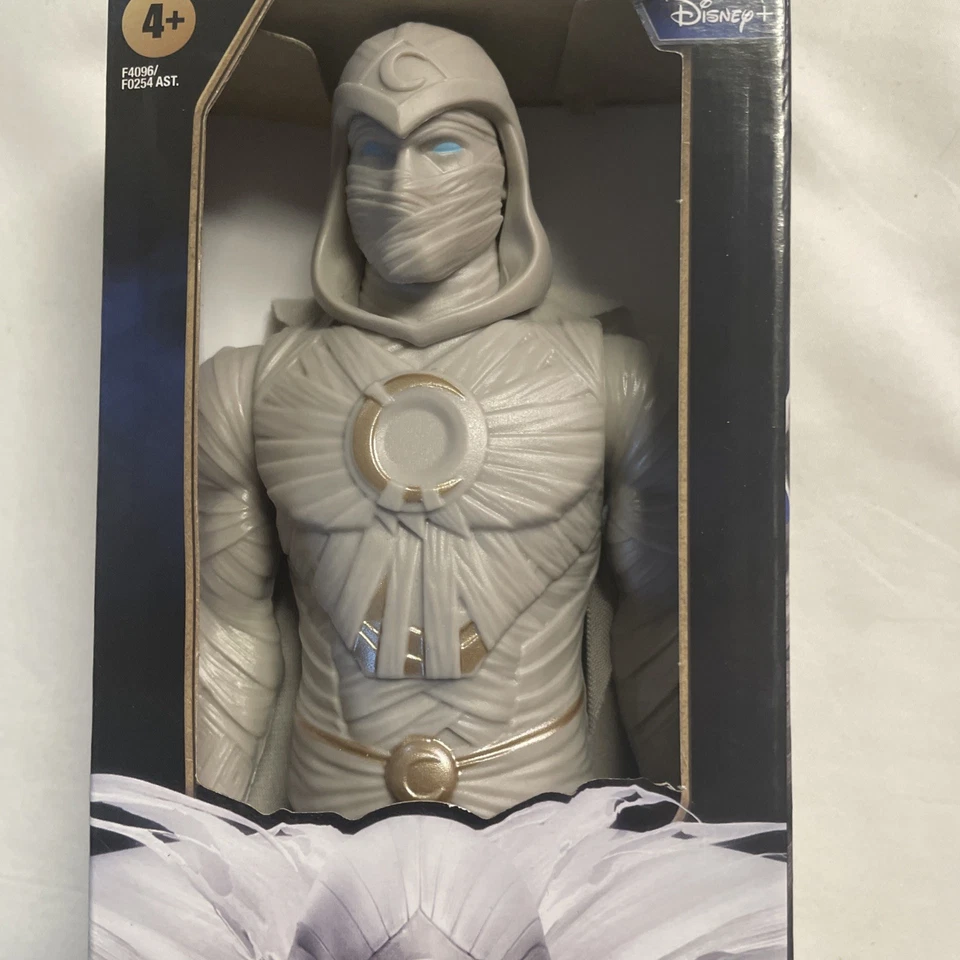 Marvel Avengers Moon Knight Titan Hero Series Figure