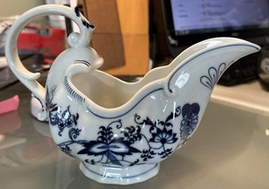 Vintage Blue Danube Blue Onion Handled 9.5" Gravy Boat Rectangle Stamped Japan - Picture 1 of 23