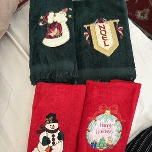 Toallas vintage bordadas punta de dedo 2 verdes -2 rojas Navidad - Imagen 1 de 5