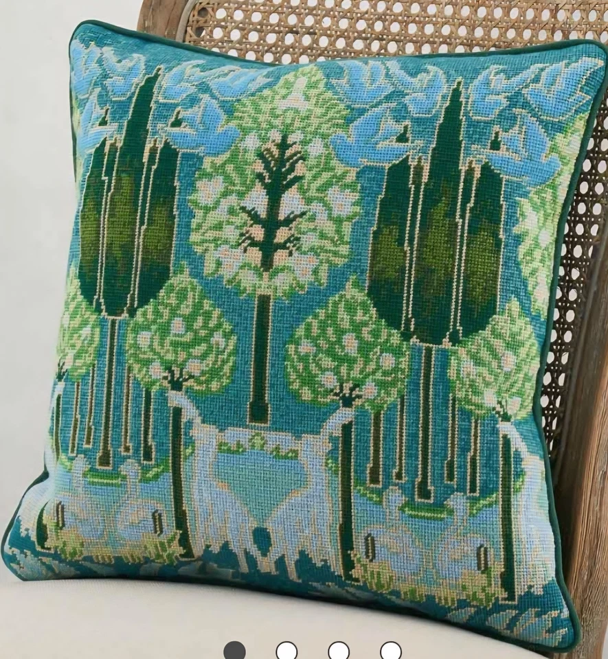 Ehrman Voysey’s River Cojín Aguja Kit Lona Victoria & Albert Sellado  Foto 1 de 4