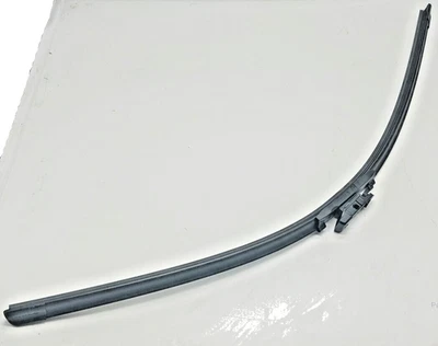 Limpiaparabrisas delantero derecho Bosch Icon 28BOE para Chevrolet Mercedes Honda Foto 1 de 4