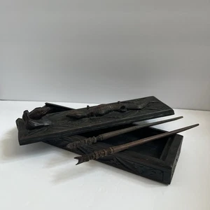 Essstäbchen in geschnitzter Holzkiste mit Eidechse und Frosch MÄNGEL - Bild 1 von 14