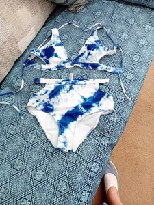 ZAFUL LADIES BEAUTIFUL BLUE MIX HALTER NECK BIKINI SIZE 8 BNWOT - Picture 1 of 13