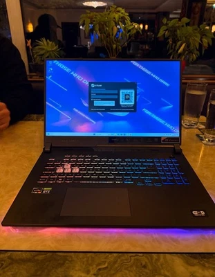 ASUS ROG Strix G17 G713IC-HX041W Gaming-Laptop sehr guter Zustand, Ryzen 7, RTX - Bild 1 von 4