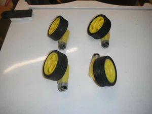 Lot of 4 5VDC Motors w gearboxes and Wheels (5133) - Picture 1 of 1