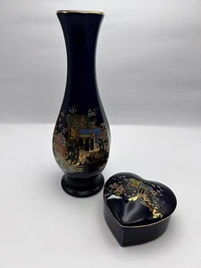 Kobaltblaue japanische Blumenwagenvase mit herzförmiger Deckelschale - Bild 1 von 9